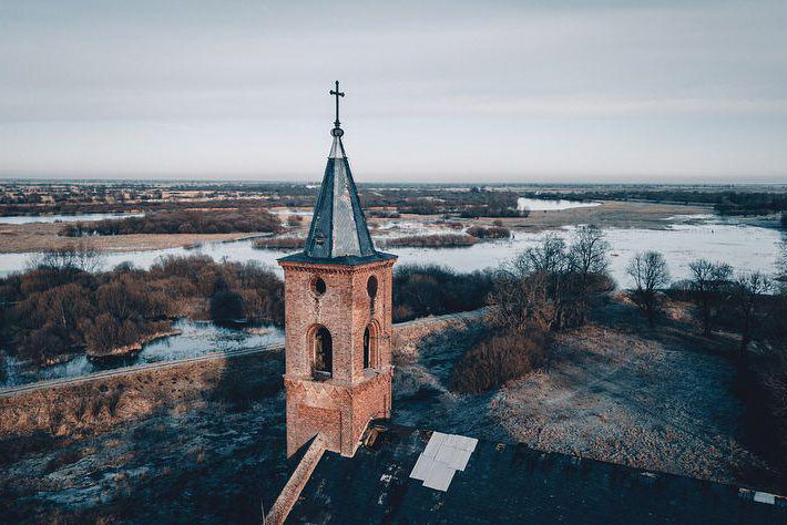 Башня с крестом на Кирхе Гросс Кришцанена
