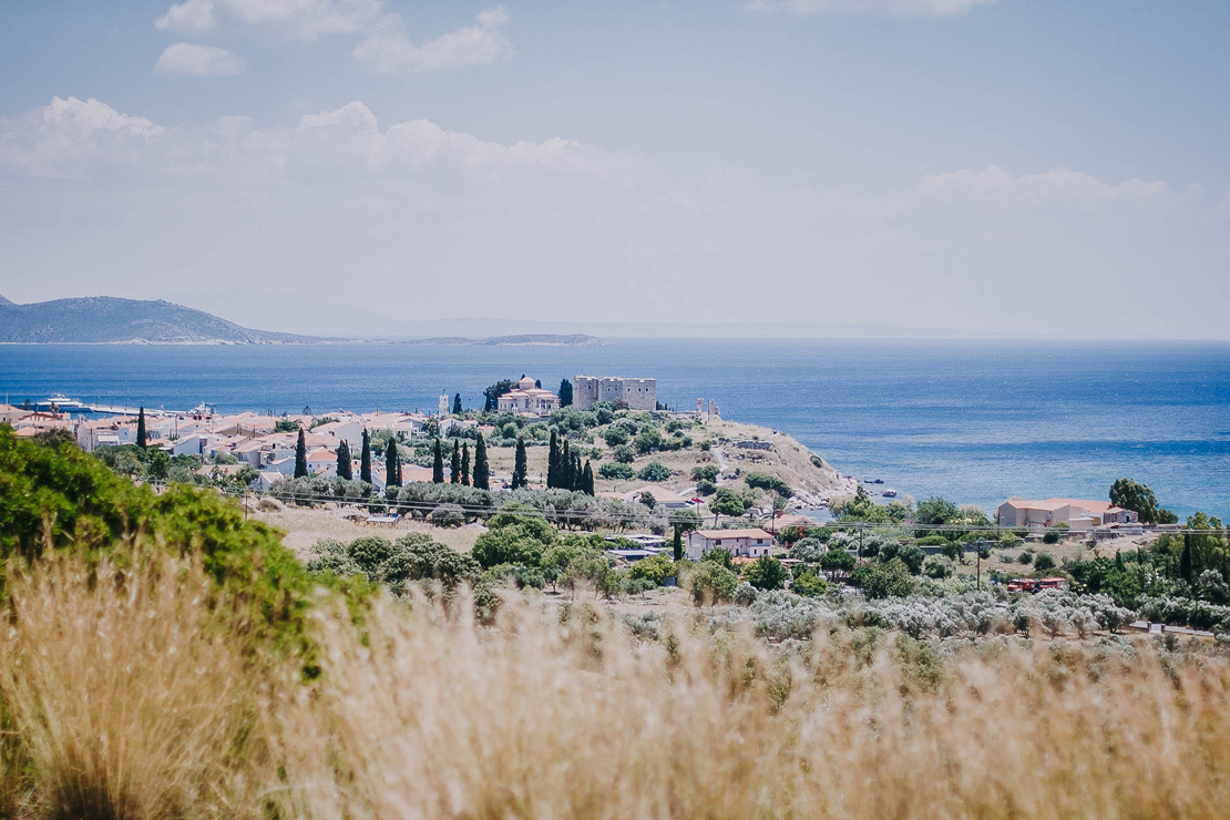 Вид на замок Ликурга Логофетиса