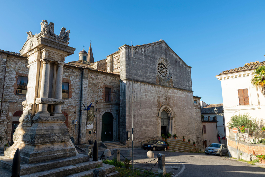 Город Амелия, Италия, церковь
