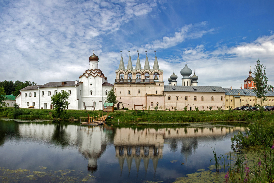 Богородичный Успенский мужской монастырь